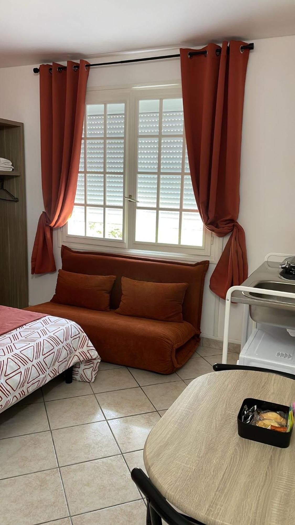 Appartement 4 , Disneyland - Parking Gratuit - Maison Des Platanes Meaux Buitenkant foto
